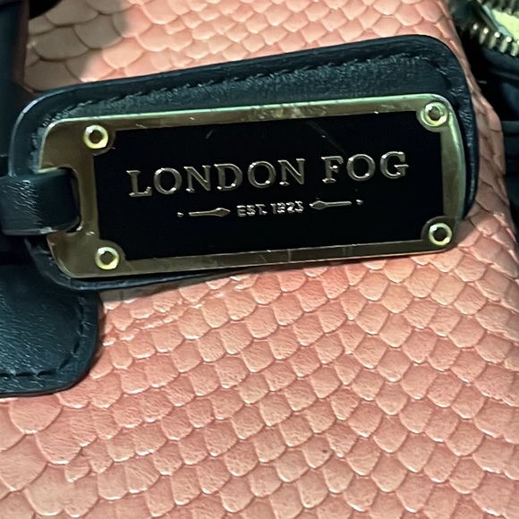 London Fog pink and black reptile embossed handbag - Picture 6 of 17